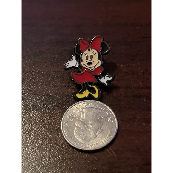 Disney Minnie Mouse Cuties Mystery Trading Pin - Picture 2 of 4